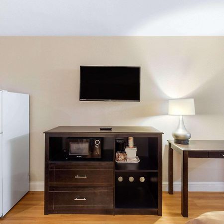 Quality Inn And Suites Port Arthur Nederland ภายนอก รูปภาพ