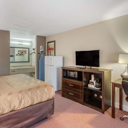 Quality Inn And Suites Port Arthur Nederland ภายนอก รูปภาพ