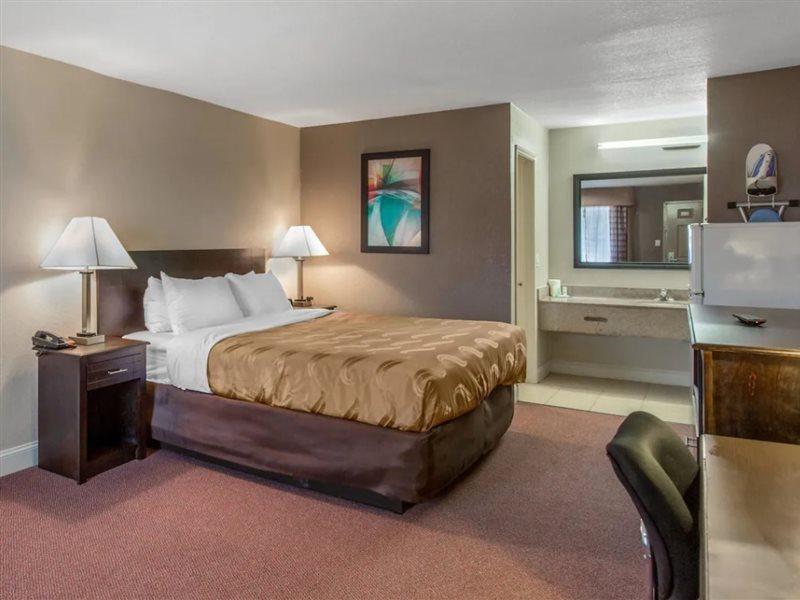 Quality Inn And Suites Port Arthur Nederland ภายนอก รูปภาพ