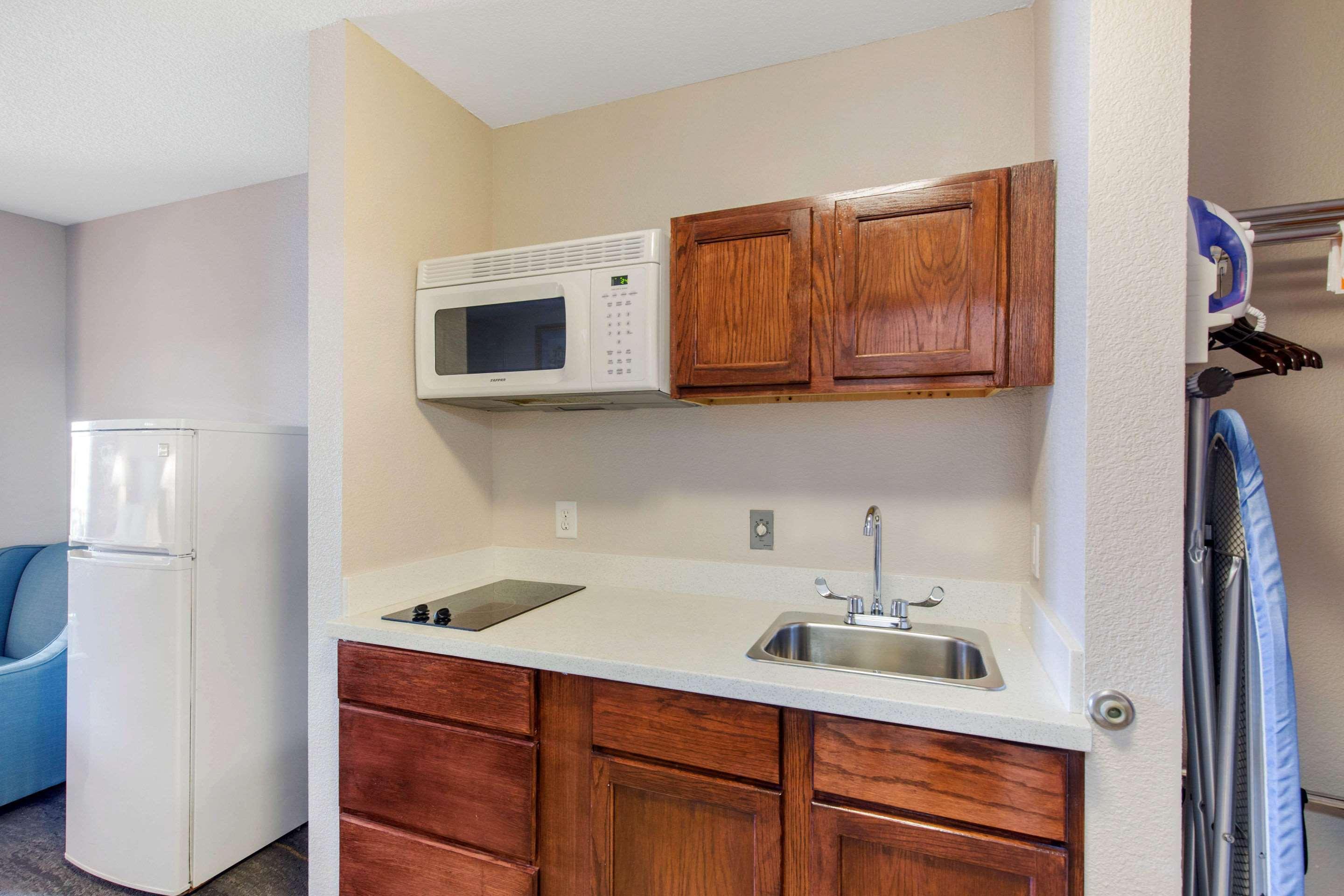 Quality Inn And Suites Port Arthur Nederland ภายนอก รูปภาพ