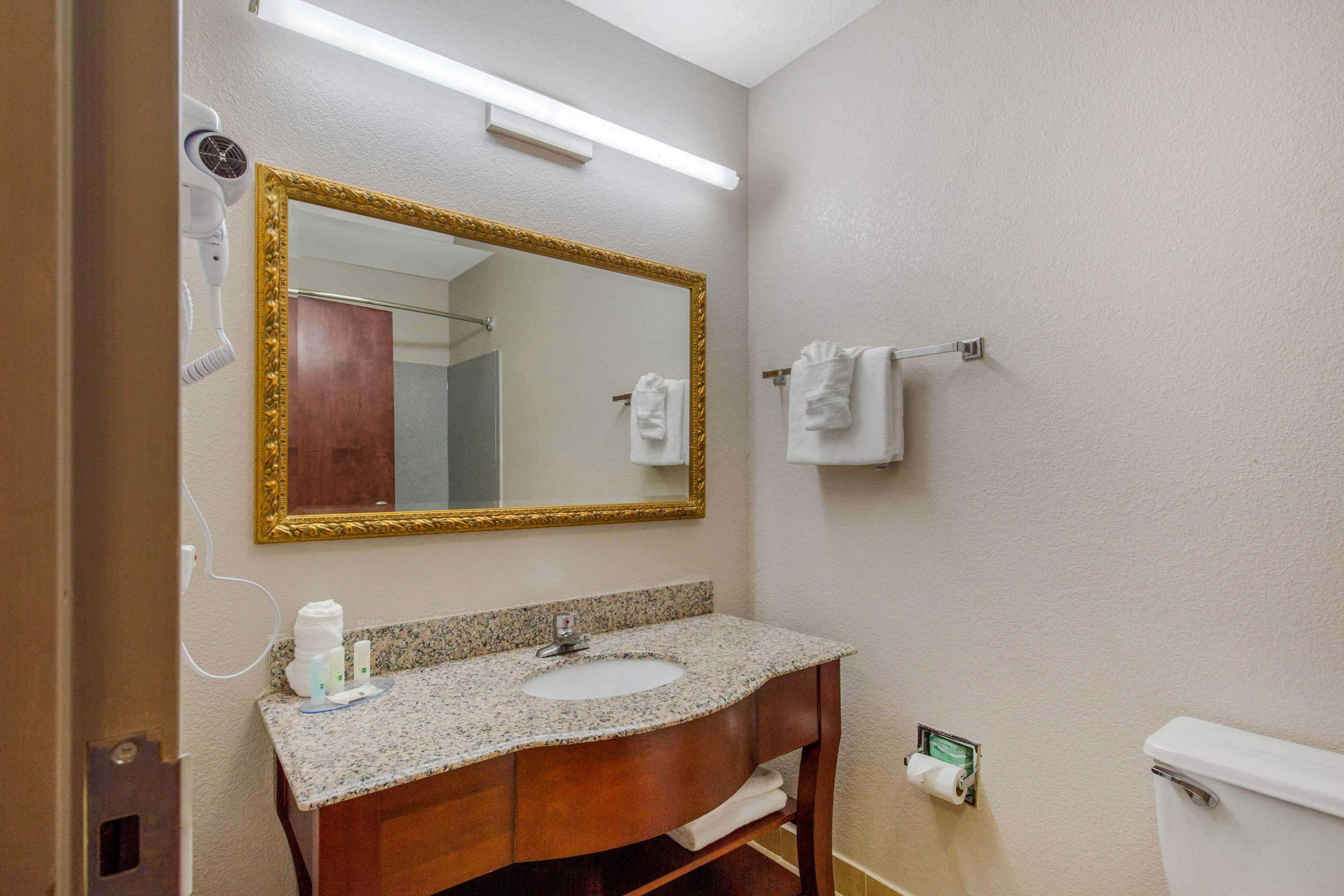Quality Inn And Suites Port Arthur Nederland ภายนอก รูปภาพ