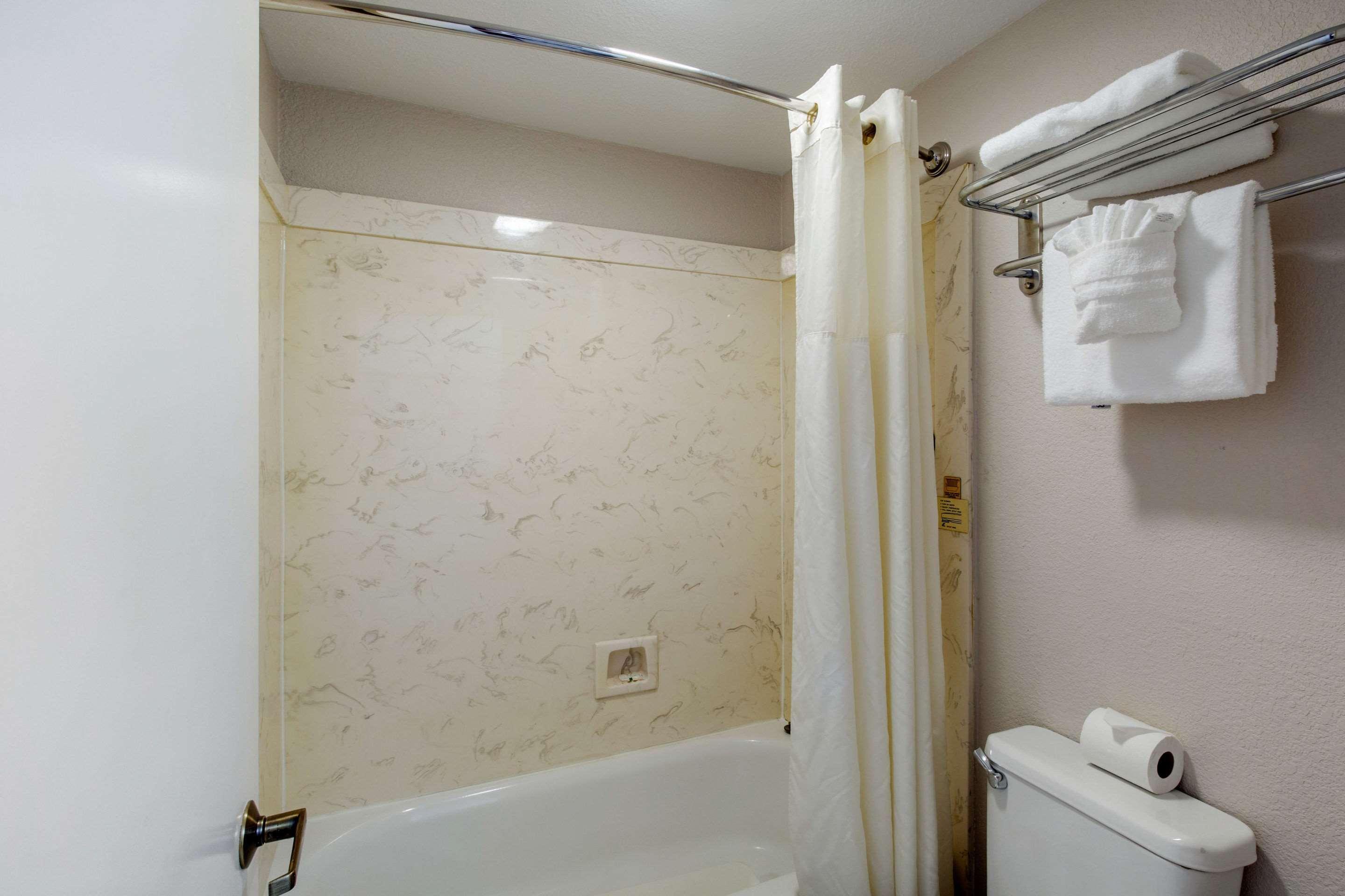 Quality Inn And Suites Port Arthur Nederland ภายนอก รูปภาพ