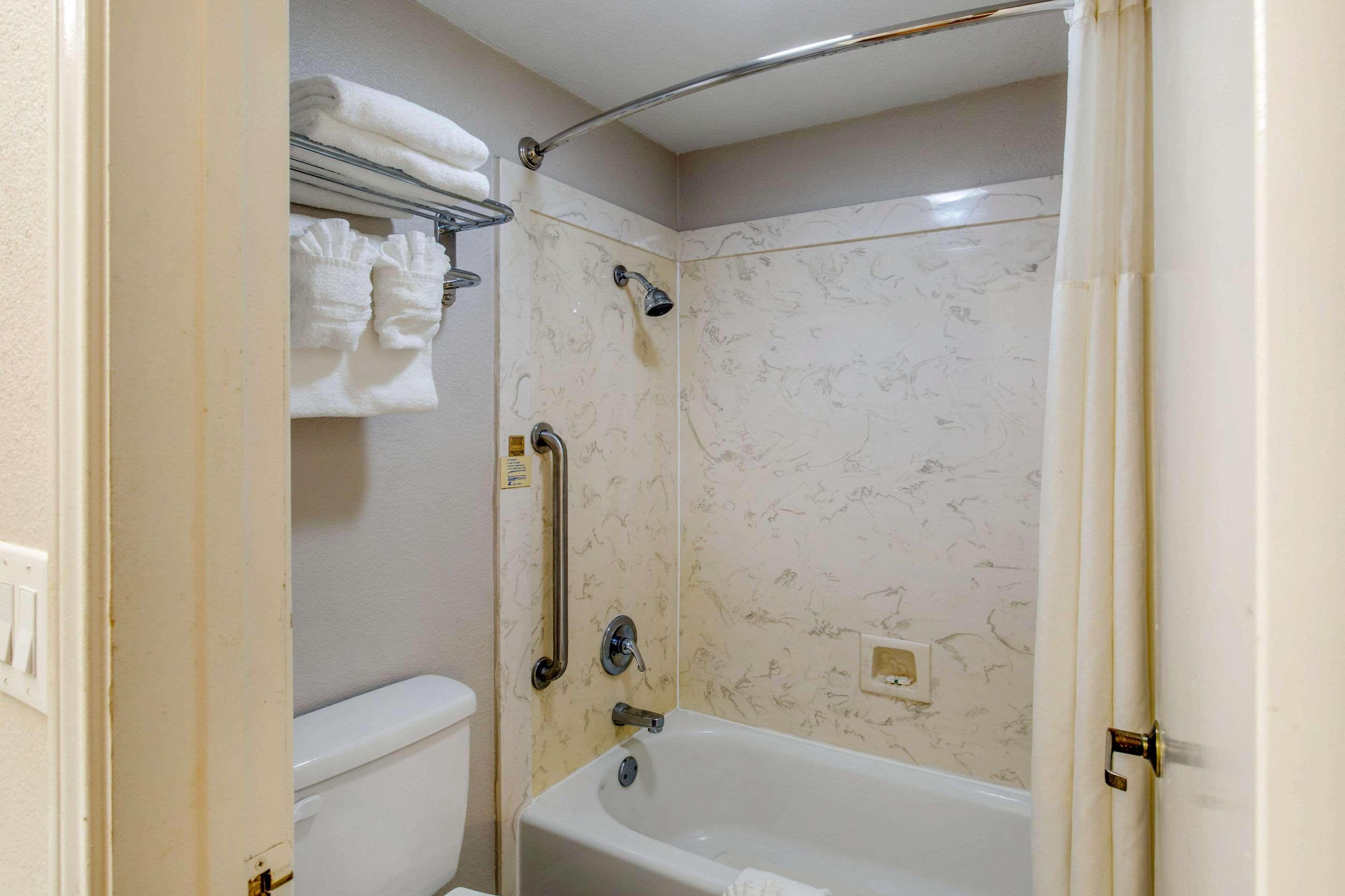 Quality Inn And Suites Port Arthur Nederland ภายนอก รูปภาพ