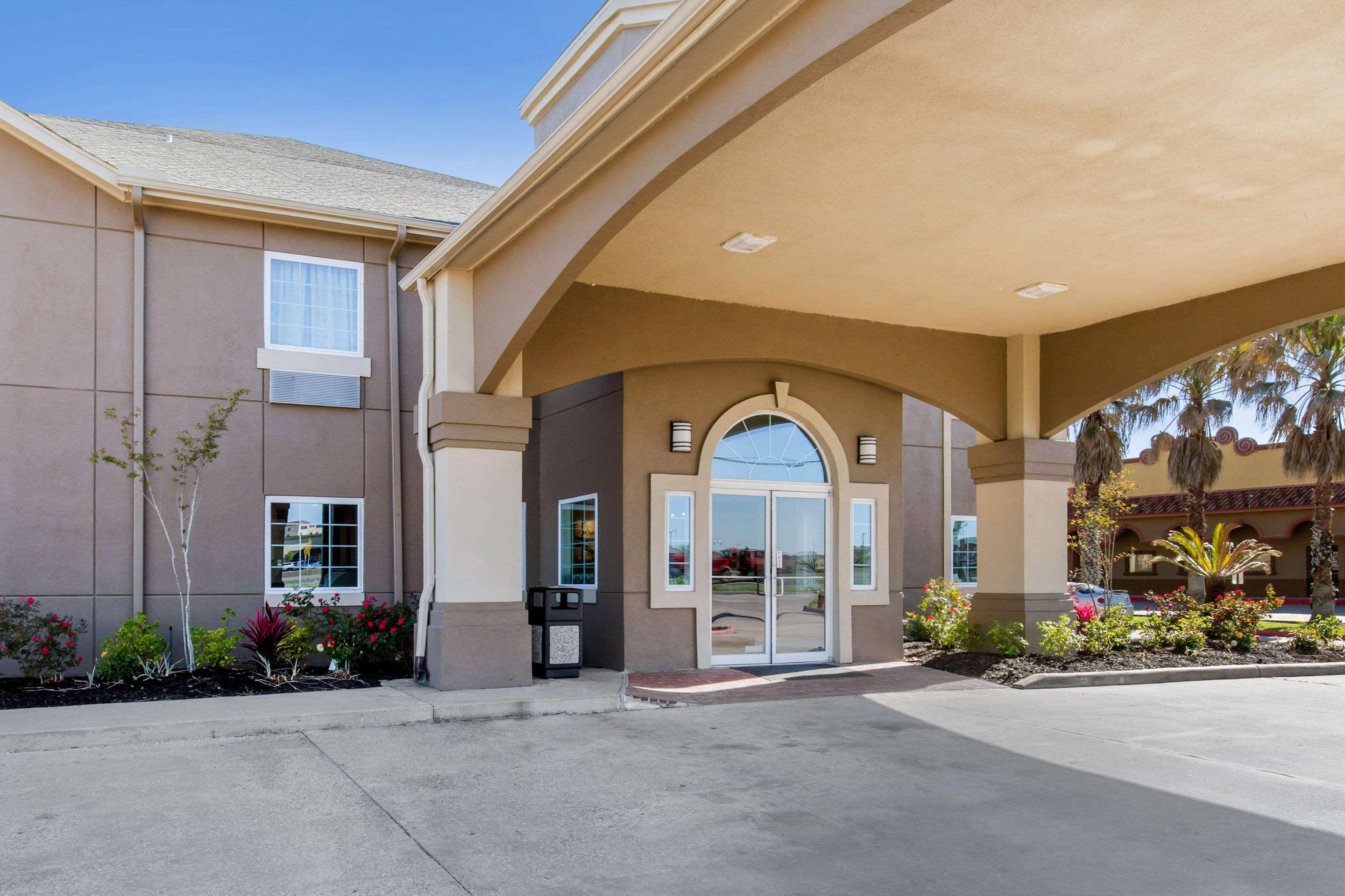 Quality Inn And Suites Port Arthur Nederland ภายนอก รูปภาพ